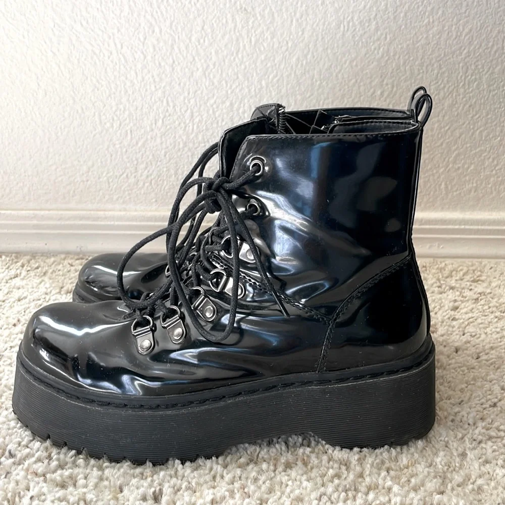 Black Platform Lace-Up Boots - Picture 3 of 7